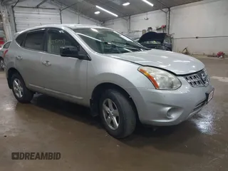 2013 Nissan Rogue SL z VIN JN8AS5MV3DW661871, wystawiony jako IAAI lot #42250459 z przebiegiem 120 589 mil mil oraz . Historia ofert i sprzedaży dostępna na DreamBid. Obrazek 1.