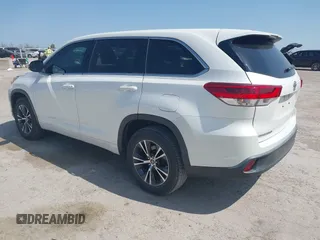 2018 Toyota Highlander LE z VIN 5TDZARFH9JS039822, wystawiony jako IAAI lot #41881905 z przebiegiem 125 094 mil mil oraz . Historia ofert i sprzedaży dostępna na DreamBid. Obrazek 3.