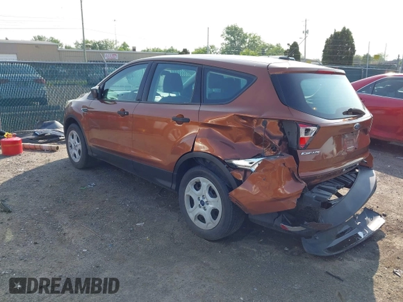 2017 Ford Escape S z VIN 1FMCU0F79HUC31792, wystawiony jako IAAI lot #42377599 z przebiegiem 98 300 mil mil oraz . Historia ofert i sprzedaży dostępna na DreamBid. Obrazek 3.
