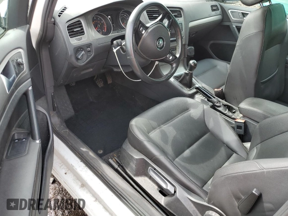 2015 Volkswagen Golf TSI S z VIN 3VW817AU7FM096092, wystawiony jako Copart lot #52014855 z przebiegiem 111 446 mil mil oraz Szkoda całkowita • Salvage title. Historia ofert i sprzedaży dostępna na DreamBid. Obrazek 8.