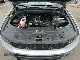 2023 Jeep Grand Cherokee Altitude z VIN 1C4RJKAG7P8886213, wystawiony jako Copart lot #55953755 z przebiegiem 36 872 mil mil oraz Czysty tytuł • Clean title. Historia ofert i sprzedaży dostępna na DreamBid. Obrazek 7.