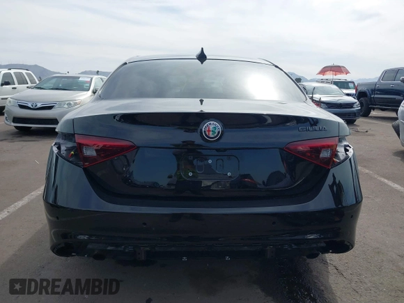 2021 Alfa Romeo Giulia z VIN ZARFAMAN1M7648894, wystawiony jako IAAI lot #41589364 z przebiegiem 22 381 mil mil oraz . Historia ofert i sprzedaży dostępna na DreamBid. Obrazek 17.