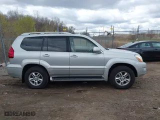 2004 Lexus GX 470 with VIN JTJBT20X140038154, listed as a IAAI auction lot 42034484 with 176,440 mi miles. Bid and sale history available at carsss.com. Image 13.