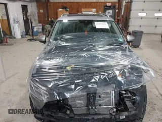 2024 Volkswagen Tiguan SE with VIN 3VVMB7AX8RM084483, listed as a IAAI auction lot 42452619 with 14,618 mi miles and . Bid and sale history available at DreamBid. Image 22.