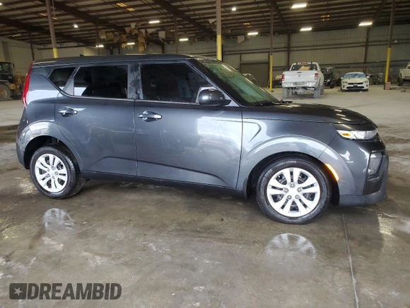 2022 Kia Soul LX with VIN KNDJ23AU1N7821317, listed as a Copart auction lot 86534314 with 57,611 mi miles and Salvage Title. Bid and sale history available at carsss.com. Image 4.