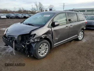 2017 Toyota Sienna XLE Auto Access Seat with VIN 5TDYZ3DC8HS827798, listed as a Copart auction lot 46438735 with 219,808 mi miles and Salvage Title. Bid and sale history available at carsss.com. Image 1.