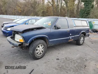 2002 GMC Sonoma SLS with VIN 1GTDT19W728239622, listed as a Copart auction lot 79419824 with 0 mi miles and Salvage Title. Bid and sale history available at carsss.com. Image 1.