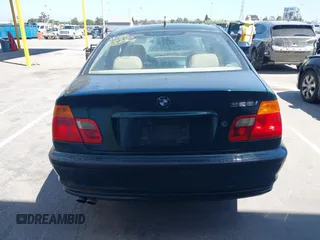 2000 BMW 3 Series 328i with VIN WBAAM5338YFR15213, listed as a IAAI auction lot 42014522 with 85,955 mi miles. Bid and sale history available at carsss.com. Image 17.