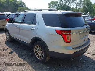 2013 Ford Explorer XLT z VIN 1FM5K8D82DGC91298, wystawiony jako IAAI lot #42490385 z przebiegiem 209 223 mil mil oraz . Historia ofert i sprzedaży dostępna na DreamBid. Obrazek 3.