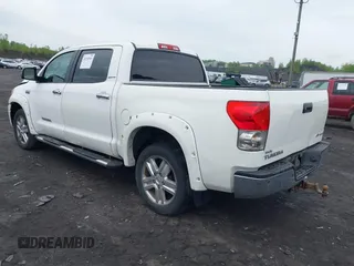 2009 Toyota Tundra Limited z VIN 5TFDW58169X086185, wystawiony jako IAAI lot #42240945 z przebiegiem 139 775 mil mil oraz . Historia ofert i sprzedaży dostępna na DreamBid. Obrazek 3.