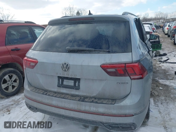 2023 Volkswagen Tiguan SE R-Line Black with VIN 3VV8B7AX3PM106873, listed as a IAAI auction lot 41402146 with 26,701 mi miles and . Bid and sale history available at DreamBid. Image 16.