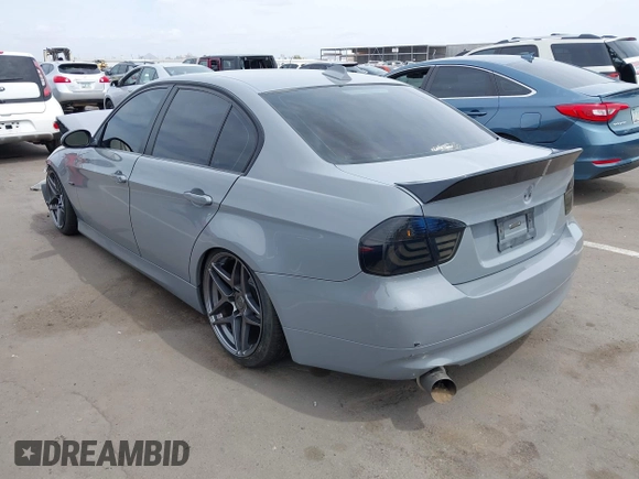2006 BMW 3 Series 325i with VIN WBAVB13566PT14715, listed as a IAAI auction lot 41938484 with 188,552 mi miles. Bid and sale history available at carsss.com. Image 3.