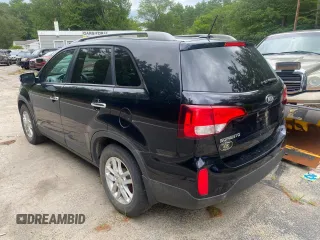 2015 Kia Sorento LX with VIN 5XYKTCA65FG612606, listed as a Copart auction lot 65296225 with Not provided miles and Clean title. Bid and sale history available at DreamBid. Image 4.