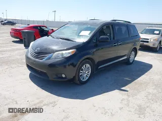 2013 Toyota Sienna XLE AAS z VIN 5TDYK3DC6DS340954, wystawiony jako IAAI lot #41883676 z przebiegiem 190 812 mil mil oraz . Historia ofert i sprzedaży dostępna na DreamBid. Obrazek 2.