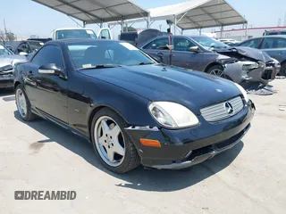 2001 Mercedes-Benz SLK 230/320 with VIN WDBKK65F81F218476, listed as a IAAI auction lot 42450368 with 121,640 mi miles and . Bid and sale history available at DreamBid. Image 1.
