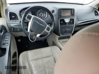 2012 Chrysler Town & Country Limited z VIN 2C4RC1GGXCR394219, wystawiony jako Copart lot #57032565 z przebiegiem Nie podano mil oraz Szkoda całkowita • Salvage title. Historia ofert i sprzedaży dostępna na DreamBid. Obrazek 8.