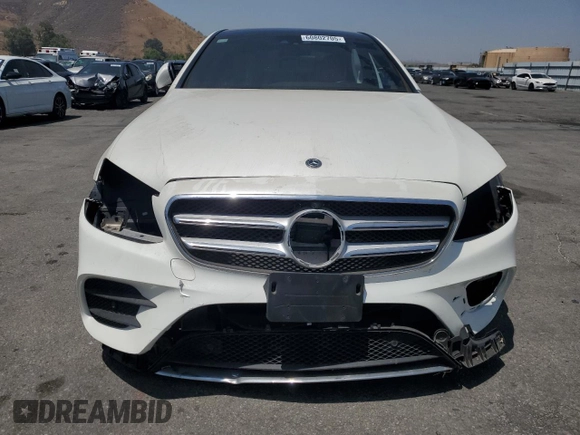2019 Mercedes-Benz E 300 z VIN WDDZF4JB9KA576766, wystawiony jako Copart lot #60802705 z przebiegiem 61 374 mil mil oraz Czysty tytuł • Clean title. Historia ofert i sprzedaży dostępna na DreamBid. Obrazek 5.