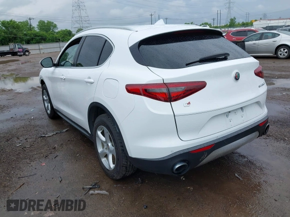 2019 Alfa Romeo Stelvio z VIN ZASPAKAN6K7C73740, wystawiony jako IAAI lot #42296395 z przebiegiem 49 646 mil mil oraz . Historia ofert i sprzedaży dostępna na DreamBid. Obrazek 3.