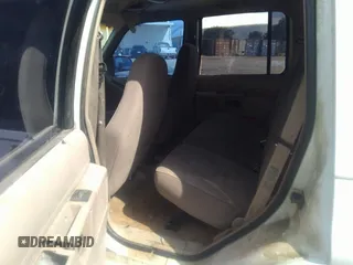 1993 Ford Explorer Eddie Bauer z VIN 1FMDU32X0PUD64046, wystawiony jako IAAI lot #42295787 z przebiegiem 59 586 mil mil oraz . Historia ofert i sprzedaży dostępna na DreamBid. Obrazek 8.