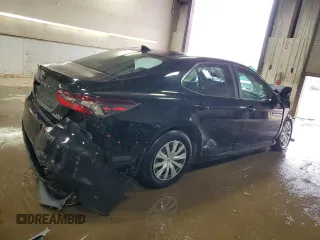 2021 Toyota Camry Hybrid LE with VIN 4T1C31AK5MU552002, listed as a Copart auction lot 52137565 with 91,780 mi miles and Salvage Title. Bid and sale history available at DreamBid. Image 3.