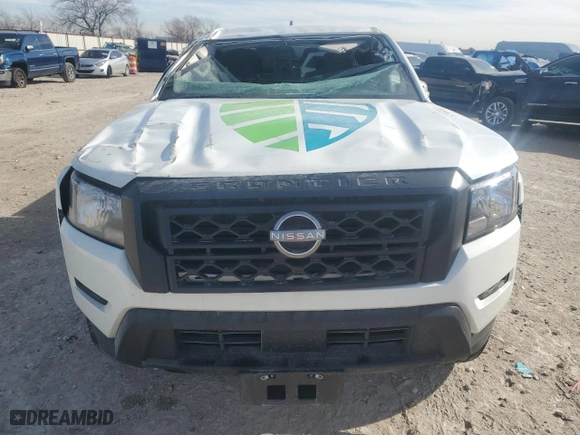 2024 Nissan Frontier S with VIN 1N6ED1CL2RN640228, listed as a Copart auction lot 87404644 with 8,696 mi miles and Salvage Title. Bid and sale history available at carsss.com. Image 5.