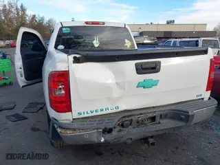 2013 Chevrolet Silverado 1500 LTZ with VIN 3GCPKTE76DG325060, listed as a IAAI auction lot 41383660 with 157,572 mi miles. Bid and sale history available at carsss.com. Image 6.
