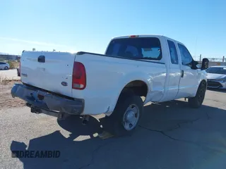 2005 Ford Super Duty F-250 XL with VIN 1FTNX20565EA76826, listed as a IAAI auction lot 41654542 with 279,363 mi miles. Bid and sale history available at carsss.com. Image 4.
