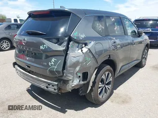 2023 Nissan Rogue SV z VIN 5N1BT3BA1PC838372, wystawiony jako IAAI lot #42257021 z przebiegiem 49 971 mil mil oraz . Historia ofert i sprzedaży dostępna na DreamBid. Obrazek 6.