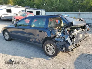 2004 Volvo V70 with VIN YV1SW61T942426583, listed as a Copart auction lot 68699624 with 153,895 mi miles and Salvage Title. Bid and sale history available at carsss.com. Image 2.