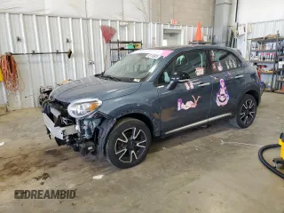 2018 FIAT 500X Pop z VIN ZFBCFXAB6JP673536, wystawiony jako Copart lot #52130925 z przebiegiem 141 980 mil mil oraz Nie do naprawy • Non repairable. Historia ofert i sprzedaży dostępna na DreamBid. Obrazek 1.