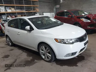 2011 Kia Forte SX с VIN KNAFW5A36B5356213, выставлен на аукционе IAAI как лот 42322381 с пробегом 133 679 миль миль и . История ставок и продаж доступна на DreamBid. Изображение 1.