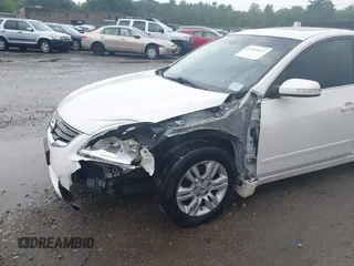 2012 Nissan Altima S z VIN 1N4AL2AP7CN402162, wystawiony jako IAAI lot #42441621 z przebiegiem 121 760 mil mil oraz . Historia ofert i sprzedaży dostępna na DreamBid. Obrazek 6.