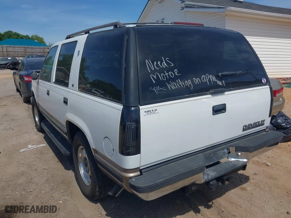 1996 Chevrolet Tahoe with VIN 1GNEK13R4TJ340094, listed as a IAAI auction lot 42044326 with 178,418 mi miles. Bid and sale history available at carsss.com. Image 3.
