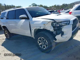 2018 Toyota 4Runner SR5 with VIN JTEBU5JR7J5499547, listed as a IAAI auction lot 41617120 with 97,668 mi miles. Bid and sale history available at carsss.com. Image 1.