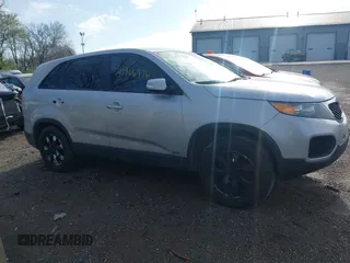 2013 Kia Sorento LX with VIN 5XYKTCA61DG405806, listed as a IAAI auction lot 41966976 with 129,942 mi miles and . Bid and sale history available at DreamBid. Image 6.