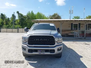 2024 Ram 2500 Big Horn z VIN 3C6UR5DL1RG116185, wystawiony jako IAAI lot #42007154 z przebiegiem Nie podano mil oraz . Historia ofert i sprzedaży dostępna na DreamBid. Obrazek 12.