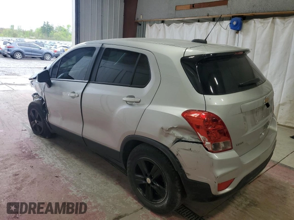 2020 Chevrolet Trax LS z VIN KL7CJKSB8LB325294, wystawiony jako Copart lot #56327045 z przebiegiem 68 190 mil mil oraz Szkoda całkowita • Salvage title. Historia ofert i sprzedaży dostępna na DreamBid. Obrazek 2.
