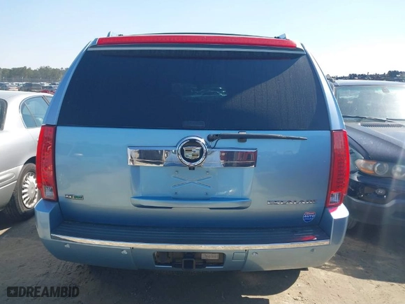 2011 Cadillac Escalade Luxury with VIN 1GYS3BEF8BR293745, listed as a IAAI auction lot 41658591 with NaN miles. Bid and sale history available at carsss.com. Image 16.