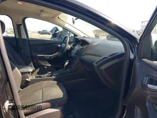 2015 Ford Focus SE с VIN 1FADP3K28FL324923, выставлен на аукционе IAAI как лот 42477783 с пробегом 83 985 миль миль и . История ставок и продаж доступна на DreamBid. Изображение 5.