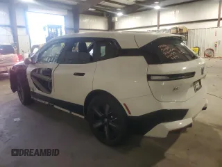2023 BMW iX xDrive50 z VIN WB523CF0XPCM62725, wystawiony jako Copart lot #58658353 z przebiegiem 1203 mil mil oraz . Historia ofert i sprzedaży dostępna na DreamBid. Obrazek 2.