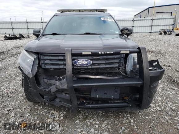 2017 Ford Police Interceptor Utility z VIN 1FM5K8AR0HGC25366, wystawiony jako Copart lot #53962255 z przebiegiem 130 821 mil mil oraz Szkoda całkowita • Salvage title. Historia ofert i sprzedaży dostępna na DreamBid. Obrazek 5.
