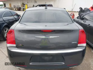 2015 Chrysler 300 Limited z VIN 2C3CCAAG1FH868278, wystawiony jako IAAI lot #42378551 z przebiegiem 133 165 mil mil oraz . Historia ofert i sprzedaży dostępna na DreamBid. Obrazek 15.