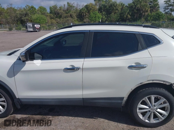 2017 Nissan Rogue SV z VIN JN1BJ1CP7HW007270, wystawiony jako IAAI lot #41908931 z przebiegiem 94 373 mil mil oraz . Historia ofert i sprzedaży dostępna na DreamBid. Obrazek 15.
