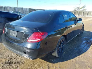2020 Mercedes-Benz E-Class E 350 with VIN W1KZF8EB4LA823422, listed as a IAAI auction lot 41311710 with 39,027 mi miles. Bid and sale history available at carsss.com. Image 4.