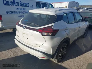 2021 Nissan Kicks SV with VIN 3N1CP5CV4ML493657, listed as a IAAI auction lot 41857883 with 258,207 mi miles. Bid and sale history available at carsss.com. Image 4.