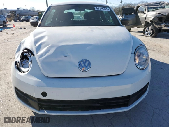 2014 Volkswagen Beetle Entry with VIN 3VWF17AT2EM646506, listed as a Copart auction lot 89149165 with 81,106 mi miles and Salvage title. Bid and sale history available at DreamBid. Image 5.