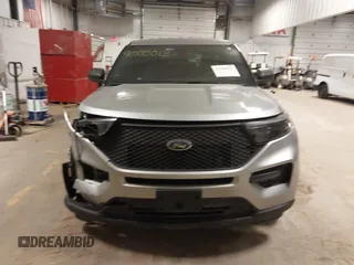 2023 Ford Police Interceptor Utility z VIN 1FM5K8AB3PGA35241, wystawiony jako IAAI lot #41505013 z przebiegiem 13 136 mil mil oraz . Historia ofert i sprzedaży dostępna na DreamBid. Obrazek 12.