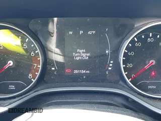 2018 Jeep Compass Sport with VIN 3C4NJCAB7JT107040, listed as a IAAI auction lot 41993385 with 251,154 mi miles. Bid and sale history available at carsss.com. Image 7.