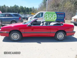 1993 Chrysler LeBaron z VIN 1C3XU4530PF503990, wystawiony jako IAAI lot #42140972 z przebiegiem 100 470 mil mil oraz . Historia ofert i sprzedaży dostępna na DreamBid. Obrazek 12.