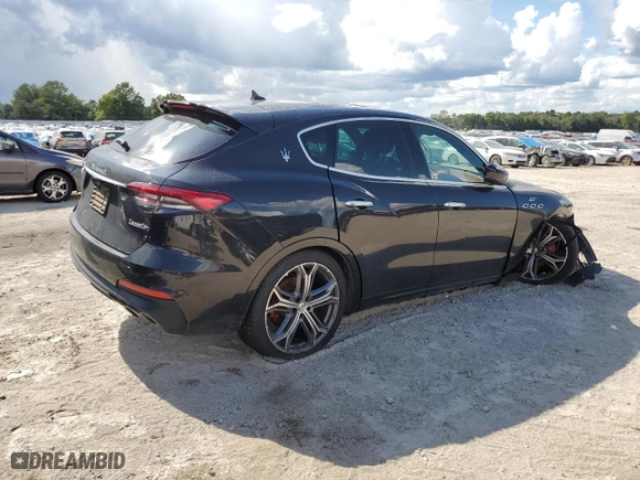 2022 Maserati Levante GT with VIN ZN661XUA9NX384716, listed as a Copart auction lot 69743654 with 0 mi miles and Salvage Title. Bid and sale history available at carsss.com. Image 3.